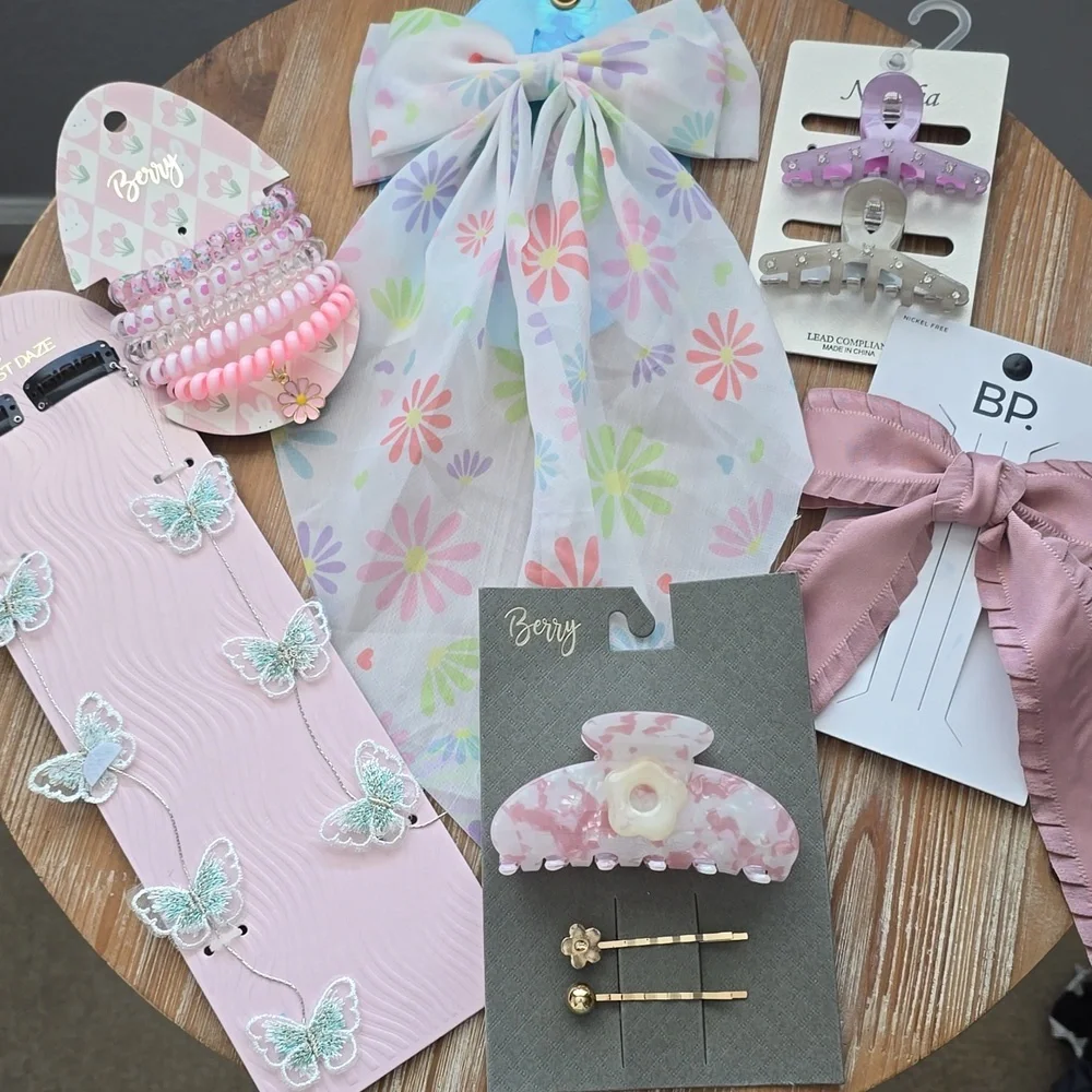 Nordstrom Couture Pink and White Hair Clips